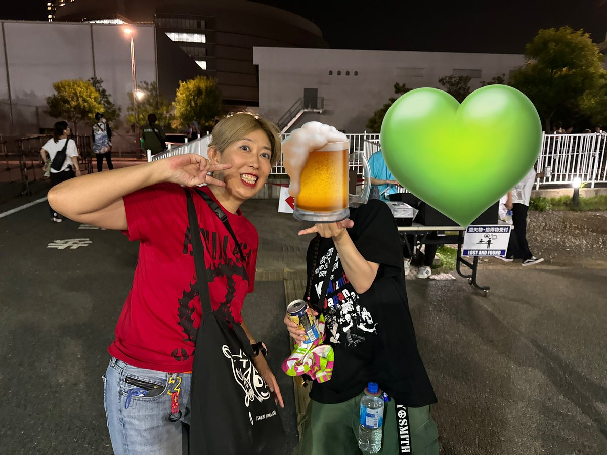 teamy2_Yoko's tweet image. 一夜明け全身筋肉痛🤣
 #OutofControlArmy
がエモすぎてヤバかった〜✨
今日も行くんだけど楽しみしかない!!
 #スカパラ 兄さんで前に行ったら…最前列にいたよ🤭
HeyちゃんとGloriousした時目の前に猪狩んで眼福✨
スリッパ的なものをお履きだったのがエモでした!!

続く