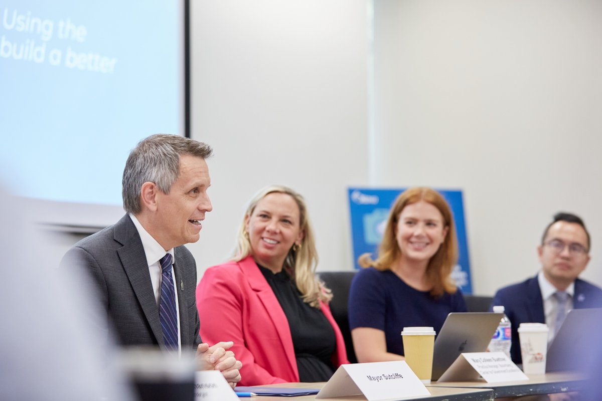 govex_jhu's tweet photo. Our journey to @BloombergDotOrg City Data Alliance cities continues in @ottawacity where our coaches met with @_MarkSutcliffe + team, laying the groundwork for Ottawa’s data strategy. The visit included a walking tour of Ottawa’s vibrant downtown commercial sector. #datadriven https://t.co/dBM3wYDBbT