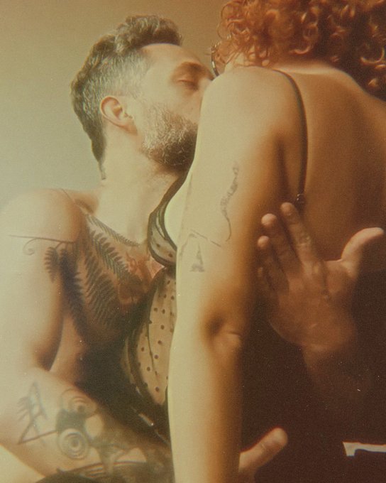 momentos lindos com a @ruiva_roberta_ https://t.co/FgCZkPNAre<a class="tags" target="_blank" title="On Twitter" href="/?out=eyJ0eXAiOiJKV1QiLCJhbGciOiJIUzUxMiJ9.eyJpYXQiOjE3MjcyNjY3NDIsImlzcyI6InR3cG9ybnN0YXJzLmNvbSIsIm5iZiI6MTcyNzI2Njc0MiwiZXhwIjoxNzU4ODAyNzQyLCJyZWRpcmVjdF91cmwiOiJodHRwczovL3R3aXR0ZXIuY29tL3J1aXZhX3JvYmVydGFfIn0.J-xS7x__Cm8MyBrSj28-09dzyavAvEc-blq19AOLpGSdQ7NRXpHdKDUUcGDpxGa9uR1GhX0JRwzPXHcBxP7NSw">@ruiva_roberta_</a>