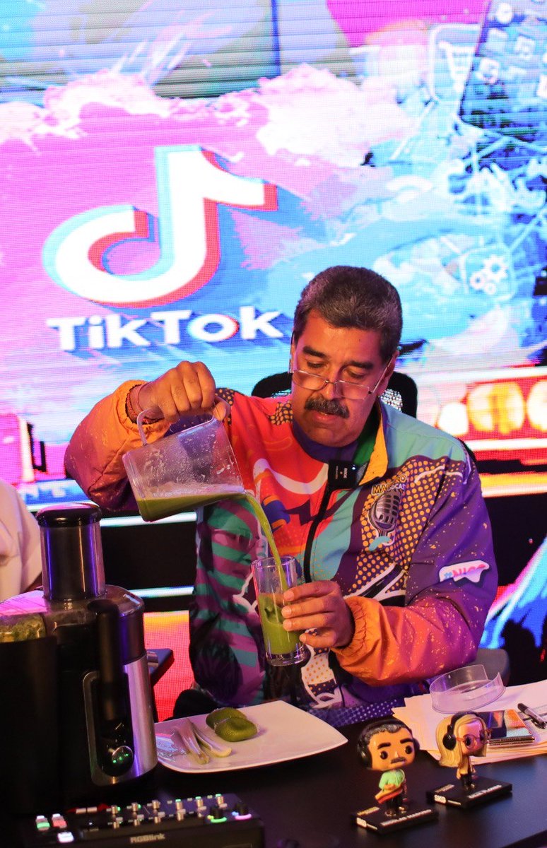 ¡Ando conectado en #TikTok #Instagram y todas mis redes, stalkeando los temas en tendencia y compartiendo con todas y todos ustedes! Los invito a unirse a la transmisión en vivo de "Nico Live" y dejar sus comentarios. ¡Los espero pues! ==> linktr.ee/nicolasmaduro