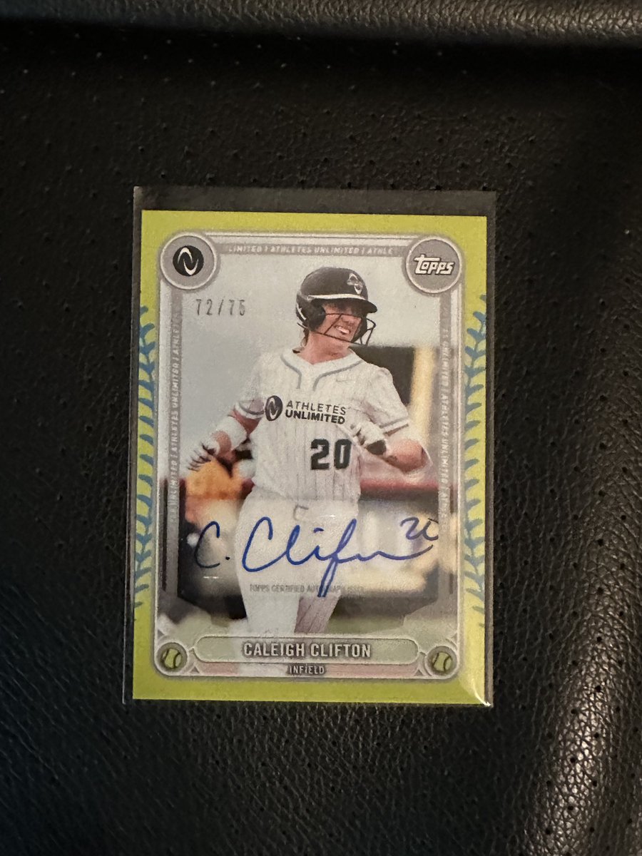 AHolman23's tweet photo. When you pull a @caleigh_20 signed @topps card out of the @AUProSports @auprosoftball box https://t.co/FgMOiVZCdG