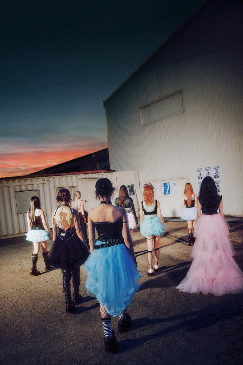 fnfent_official's tweet photo. [📰] 유니스, 비주얼 시너지 폭발..'CURIOUS'로 올여름 가요계 정조준

🔗 https://t.co/OTgqqWkKIz

#UNIS #유니스
#UNI_Story
#CURIOUS https://t.co/eKy91flYr5