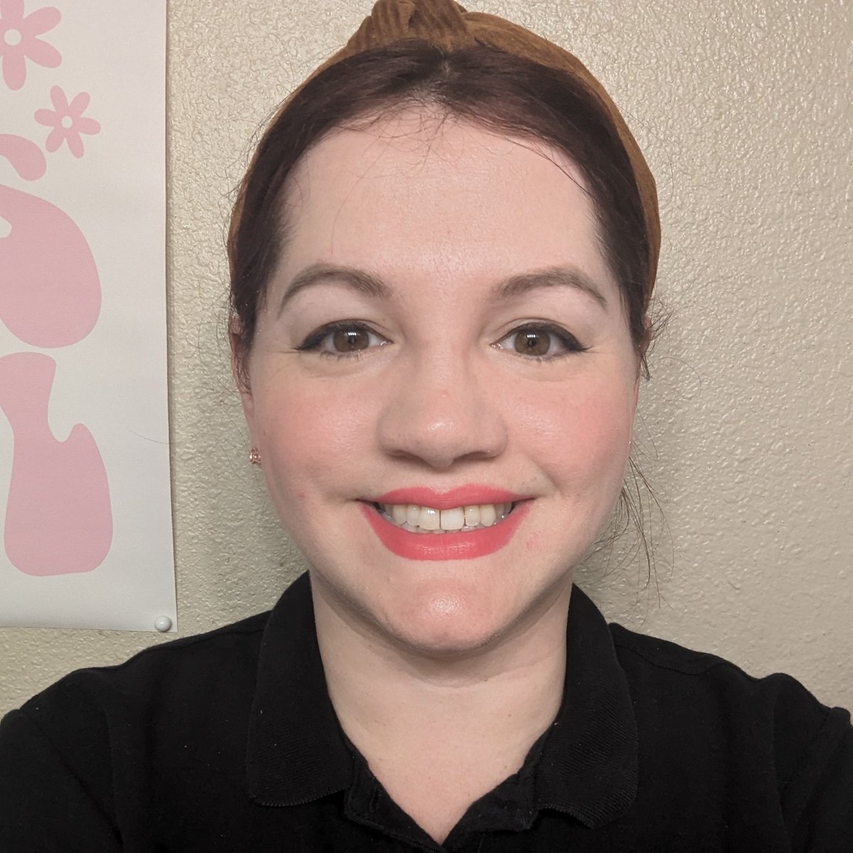 raeteach's tweet photo. #NewProfilePic https://t.co/PgWQJ6HErE