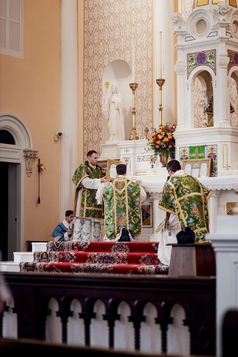 OldStPatsKC's tweet photo. “Give account of thy stewardship.”

New set of green vestments for Solemn High Mass, building the patrimony of the Oratory 

Photo Credit: Trini Crocker https://t.co/UPulwER0yL