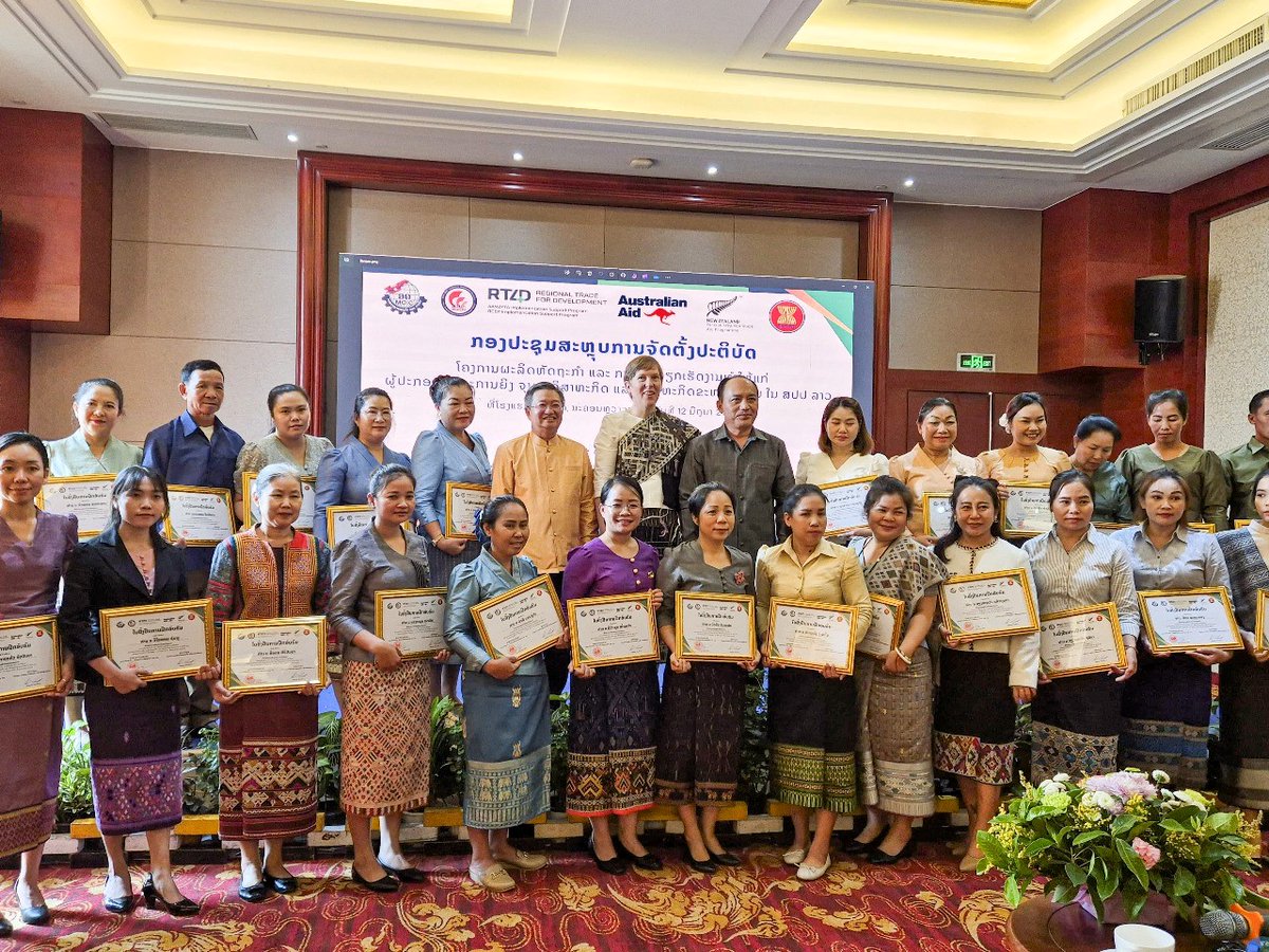 AusAmbLaos's tweet photo. 🇱🇦 has a rich tradition of handicraft. 🇦🇺 supported 30 talented women complete a 3-week handicraft training course. Beyond honing their craft, these entrepreneurs gained valuable skills in business &amp; financial management #RT4D #AusSEAInvested https://t.co/jPKGlPdk97