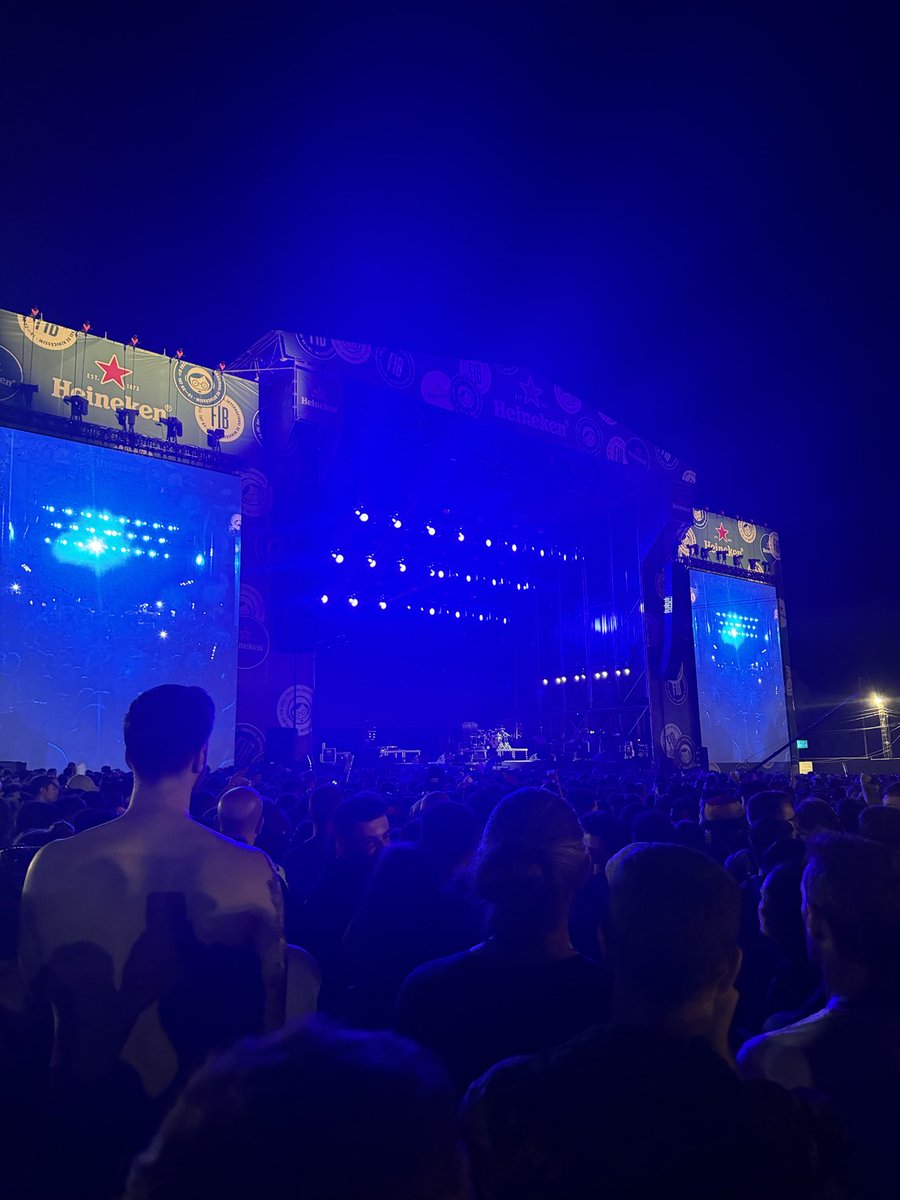nach_jb's tweet photo. Reclamación YA por favor #fib #black&amp;peas https://t.co/QhKBTWMyEv
