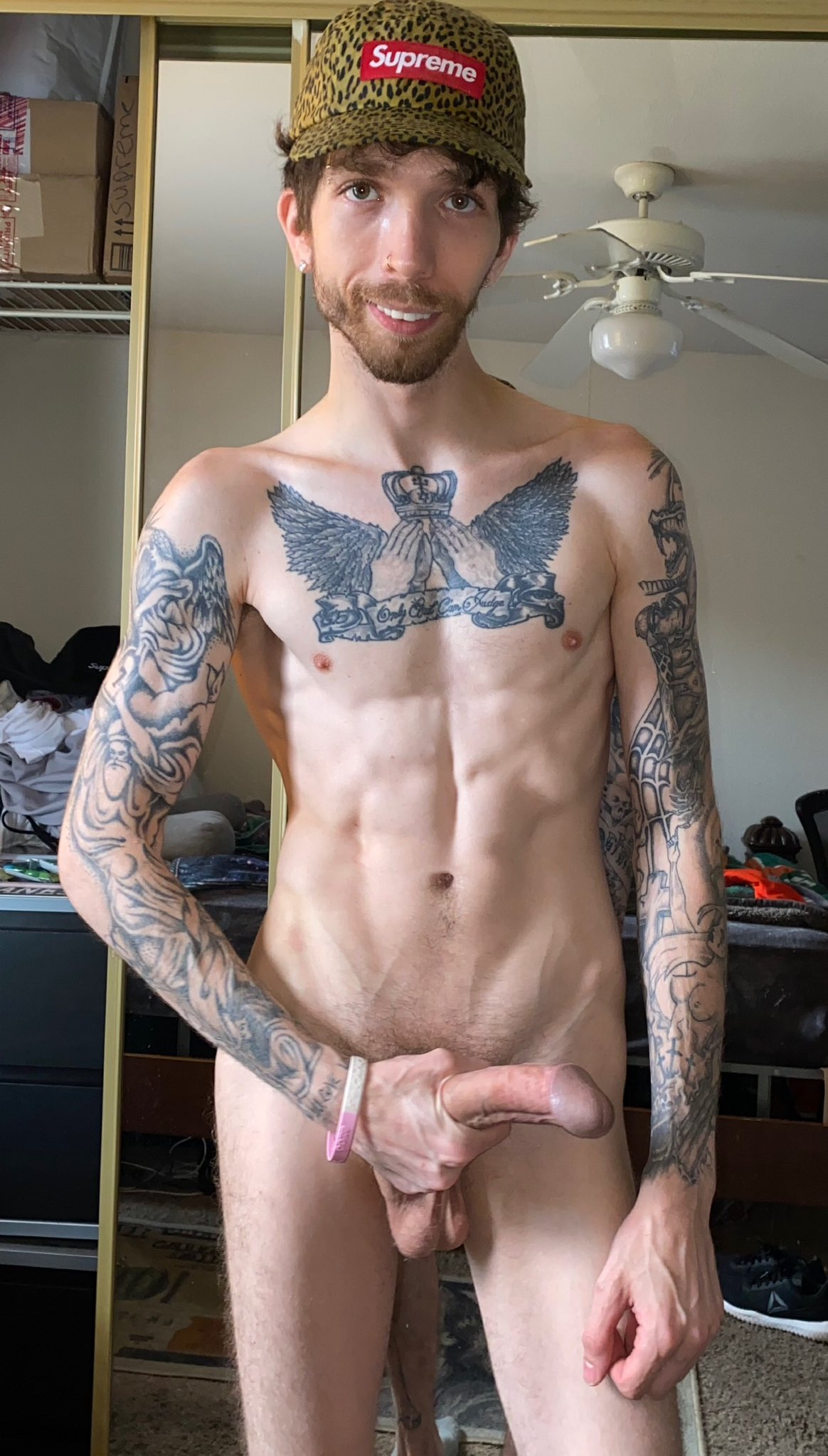 Repost if you want me to share more naked pics on here 😈 https://t.co/ZLme5WgNMQ
