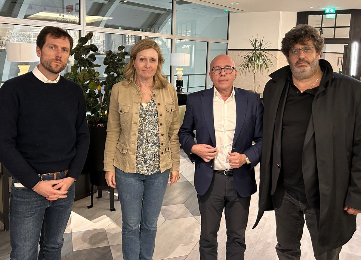 AHungryBrain's tweet image. Parce que les connivences de cette brochette de génocidaires va bien au-delà de leurs seules têtes blondes.
#vonderleyenOut 
#braunpivetOut
#netanyahuOut
#macronOut 
#meloniOut 
#SoutienInconditionnel
#Genocide #ICJ
#GazaGenocide
#Gaza #AllEyesOnRafah 
#Ursula #Meloni #BraunPivet