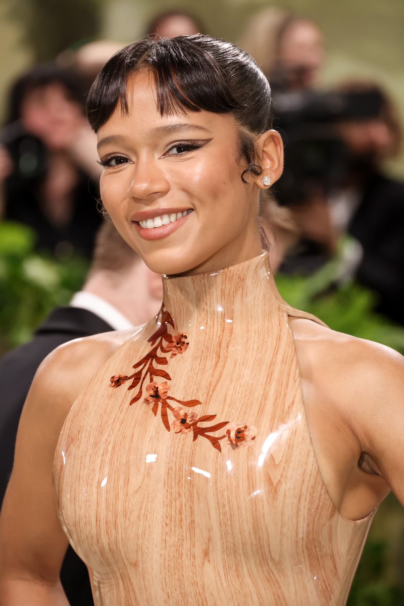 JonnyLeTran5's tweet photo. Blessing your timeline with Taylor Russell 😍 #TaylorRussell #LostinSpace #EscapeRoom #EscapeRoomTournamentofChampions #Waves #WordsonBathroomWalls #DrBirdsAdviceforSadPoets #BeforeIFall #FallingSkies #BonesAndAll #beautiful https://t.co/8gqsSgDIXB