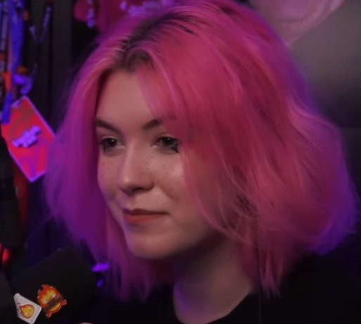 guys im missing the pink hair...