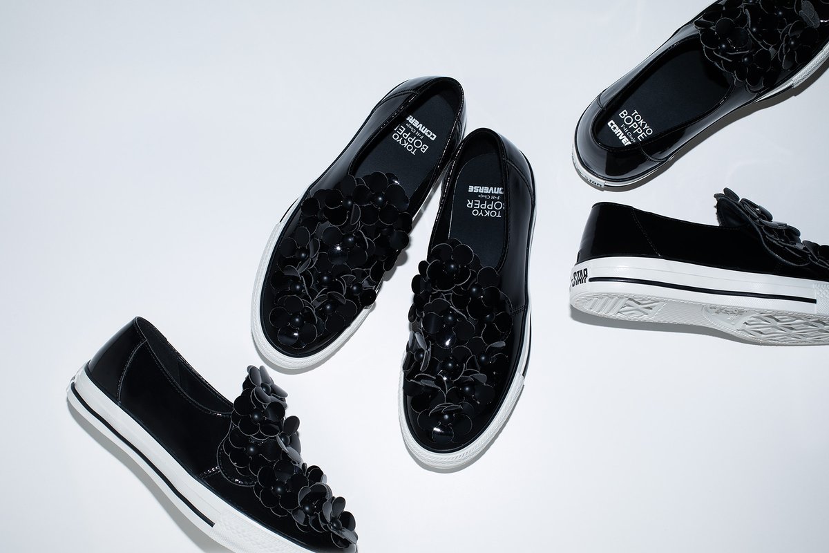 fashionjp's tweet photo. 【注目コラボアイテム！】
#CONVERSE× #TOKYOBOPPER によるコラボシューズが発売中！
たくさんの花びらを甲部分にあしらった、大胆でインパクトのある一足💐
https://t.co/MVURH0P1Kp

@CONVERSE_Japan @tokyobopper https://t.co/l2IknpMXV9