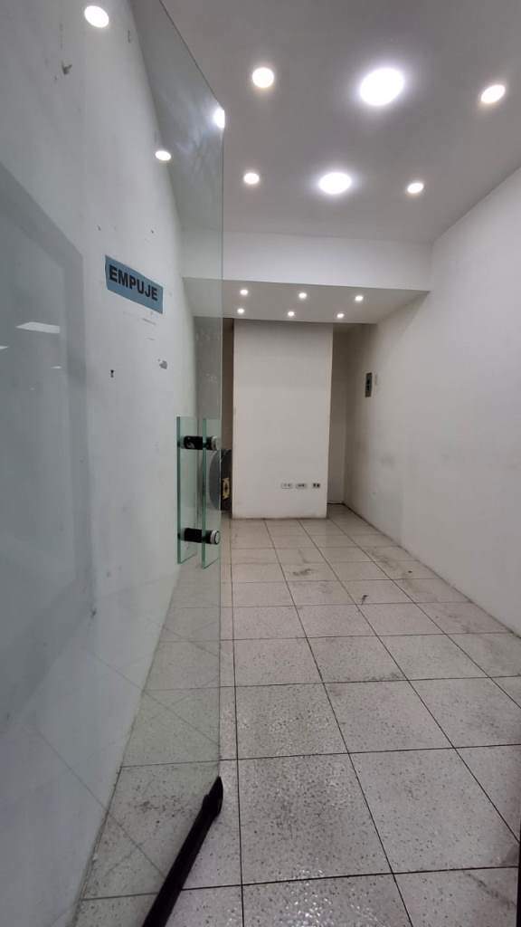 seturinca's tweet photo. Hermoso Local de 12 mtrs2 en alquiler

📍 Plaza Las Américas - Baruta

Posee:

☑️2 espacios para vestidores

Negociación:

2 meses de depósito

2 meses adelantado

1 mes inmobiliaria

Contrato 150$

Para visitar este inmueble, nos puede enviar un mensaje privado 📲

#alquiler https://t.co/tmdlGCIvEM