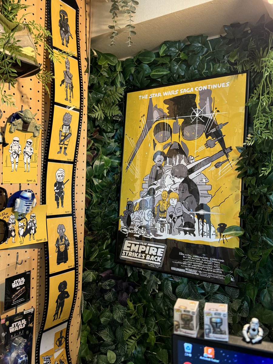 kim14679's tweet image. わたくしのデスク周り。
仕事がはかどる。
ポスターも今年度仕様に変更。
#アンリーシュドS3 
#jigowatt 
#スターウォーズ