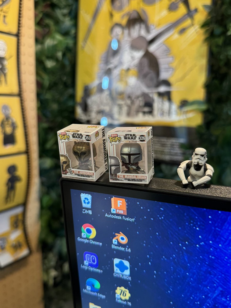 kim14679's tweet image. わたくしのデスク周り。
仕事がはかどる。
ポスターも今年度仕様に変更。
#アンリーシュドS3 
#jigowatt 
#スターウォーズ