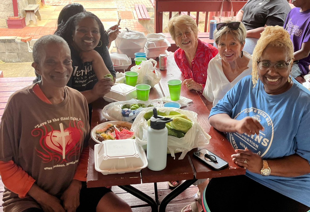 JohnMPerkins's tweet photo. Our final CommUNITY Night of the summer was truly delightful. We appreciate all our neighbors who joined us on Thursday evenings. Special thanks to @ChefPhillipsCreative Foods LLC for providing delicious meals each week!
#inspirethegood #jvmpf #community https://t.co/nS8IUmUiHd