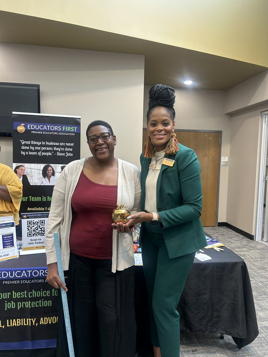 tarshamwilliams's tweet photo. Great day of recruiting new teachers @DeKalbSchools to become part of Educators First! https://t.co/yr8TrhH9P0