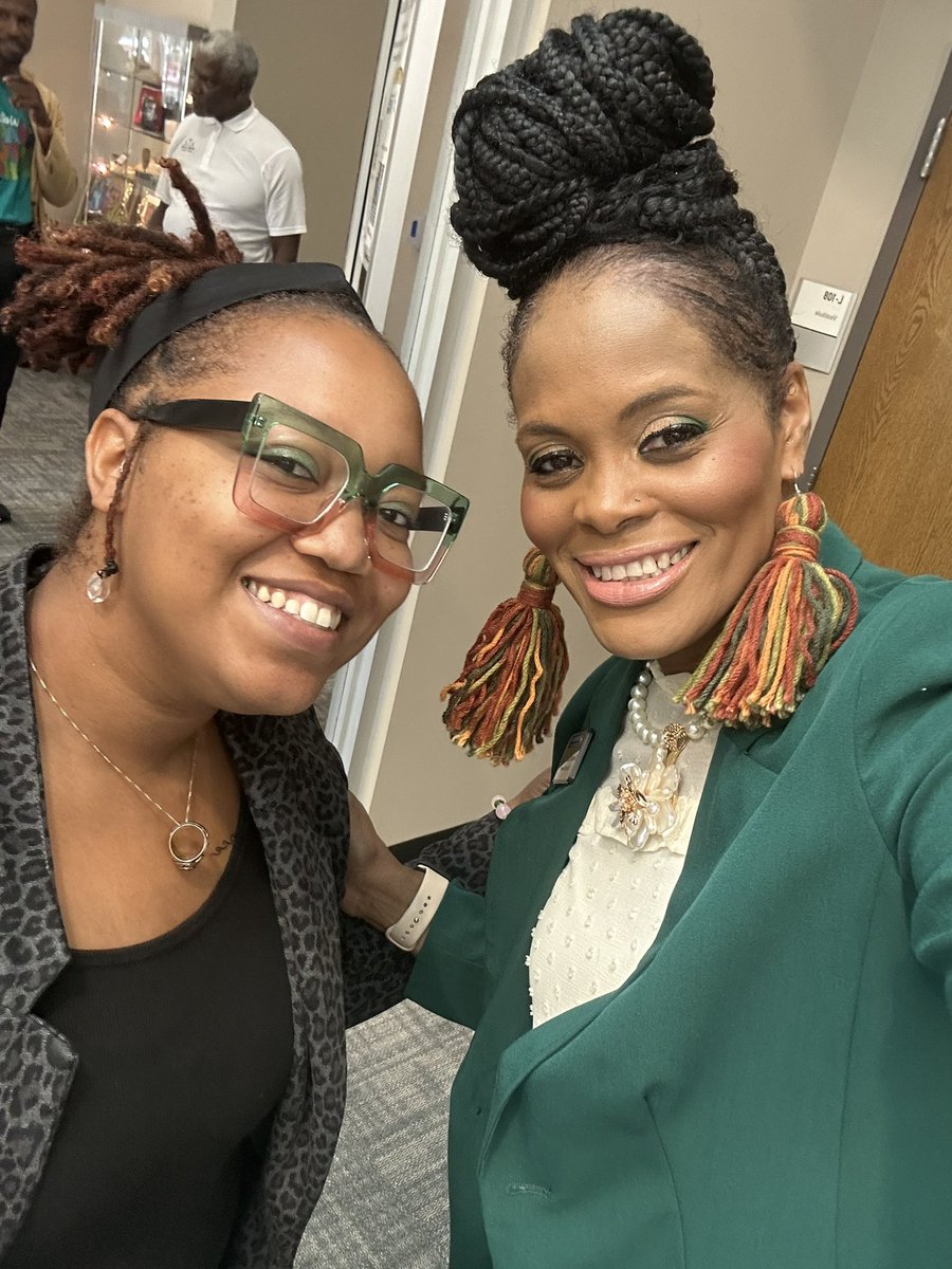 tarshamwilliams's tweet photo. Great day of recruiting new teachers @DeKalbSchools to become part of Educators First! https://t.co/yr8TrhH9P0
