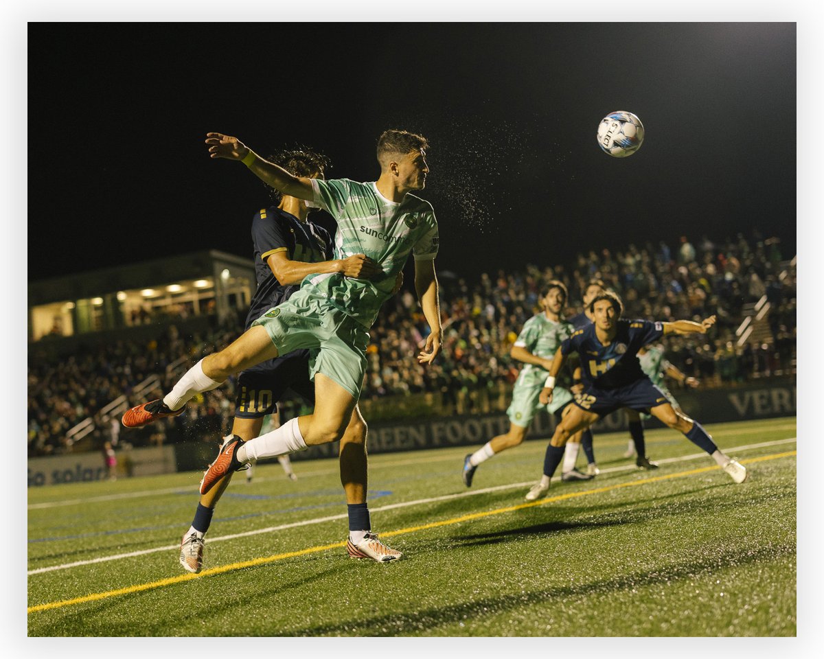 Yaniv Bazini redirected the course of <a href="/VermontGreenFC/">Vermont Green FC</a> history with this iconic header in the 90th minute of their first round playoff game at Virtue Field – I was fortunate to capture the moment.

This replay is an instant club classic🤌with an incredible assist by Nathan Siméon.