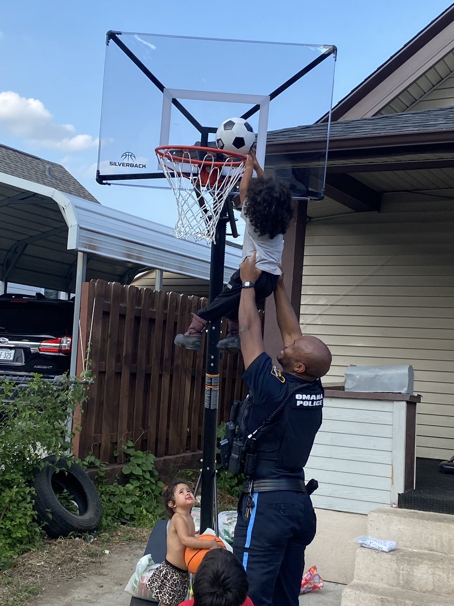 KangerKen's tweet photo. Love getting out in the community with our kids and the #OperationNETS program! A neighborhood will have a blast with their new hoop! Signing kids up for @PACEOmaha athletics also!
#Winning
#CommunityEngagement
#YouthEngagement https://t.co/OQ6GHfmghT