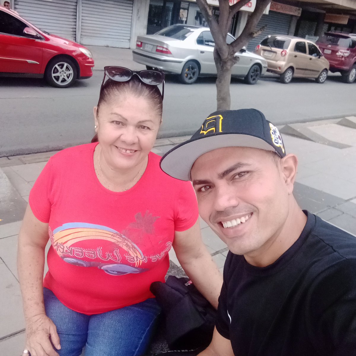 gilberfull's tweet photo. De paseo con la patrona https://t.co/4fMwWuHgap