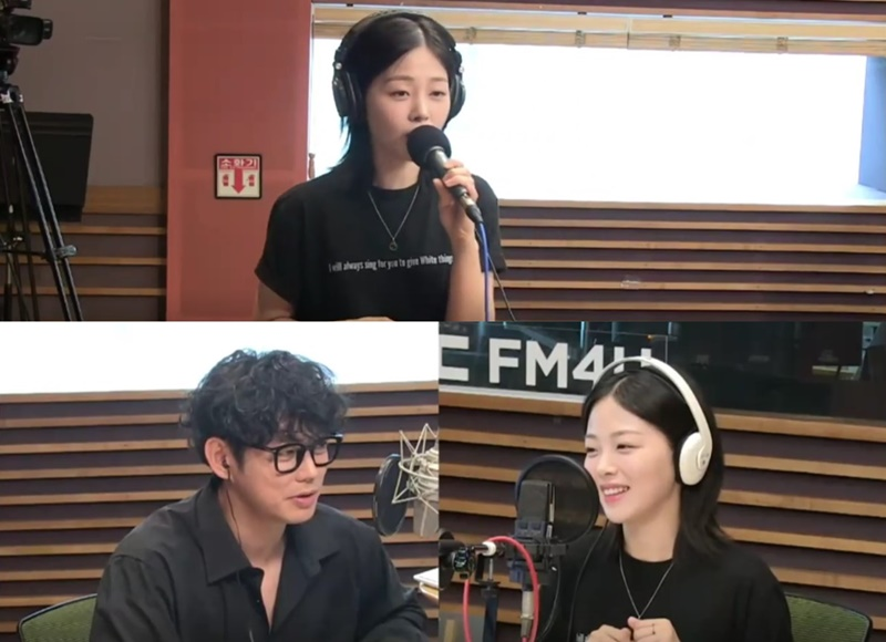 imbcenews's tweet photo. '굿모닝FM' HYNN(박혜원), '오늘도 응원할게' 라이브…DJ 테이 감탄
#흰 #HYNN #박혜원 #朴惠媛 #ParkHyewon #iMBC
초고득점을 획득한 HYNN(박혜원)은 뜨거운 박수를 받으며 이날 방송을 마무리지었다.
⬇️기사 Click Plz⬇️
https://t.co/z4PFQf8kfA https://t.co/TxoLvAHcbR