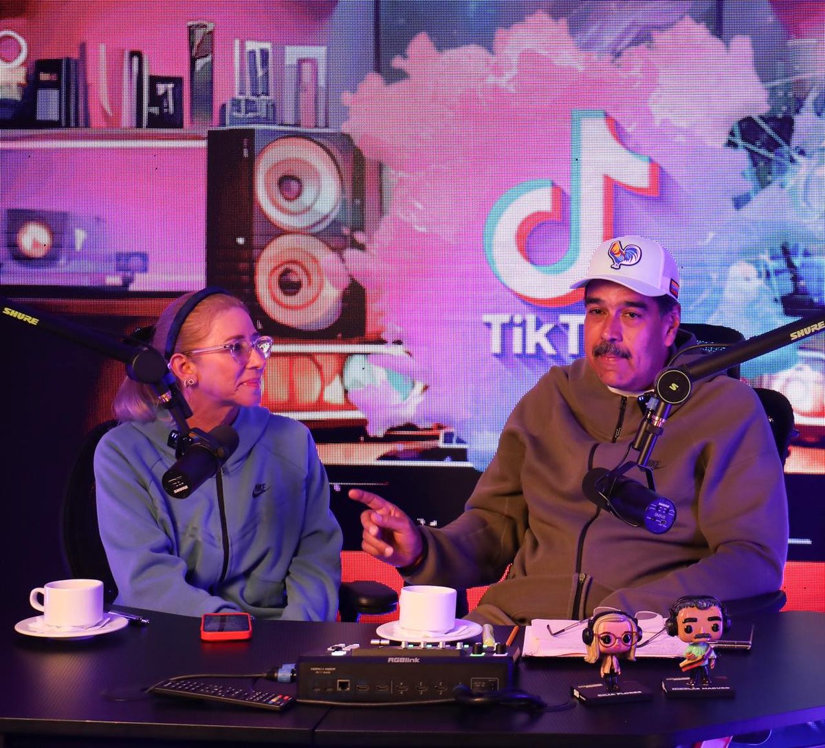 #EnFoto📷| Jefe de Estado <a href="/NicolasMaduro/">Nicolás Maduro</a> informó que para garantizar la paz; antes, durante y después del #28Jul se juramentaron en el estado Táchira mil 200 hombres y mujeres como parte de las UPPAZ.

#VenezuelaObrera