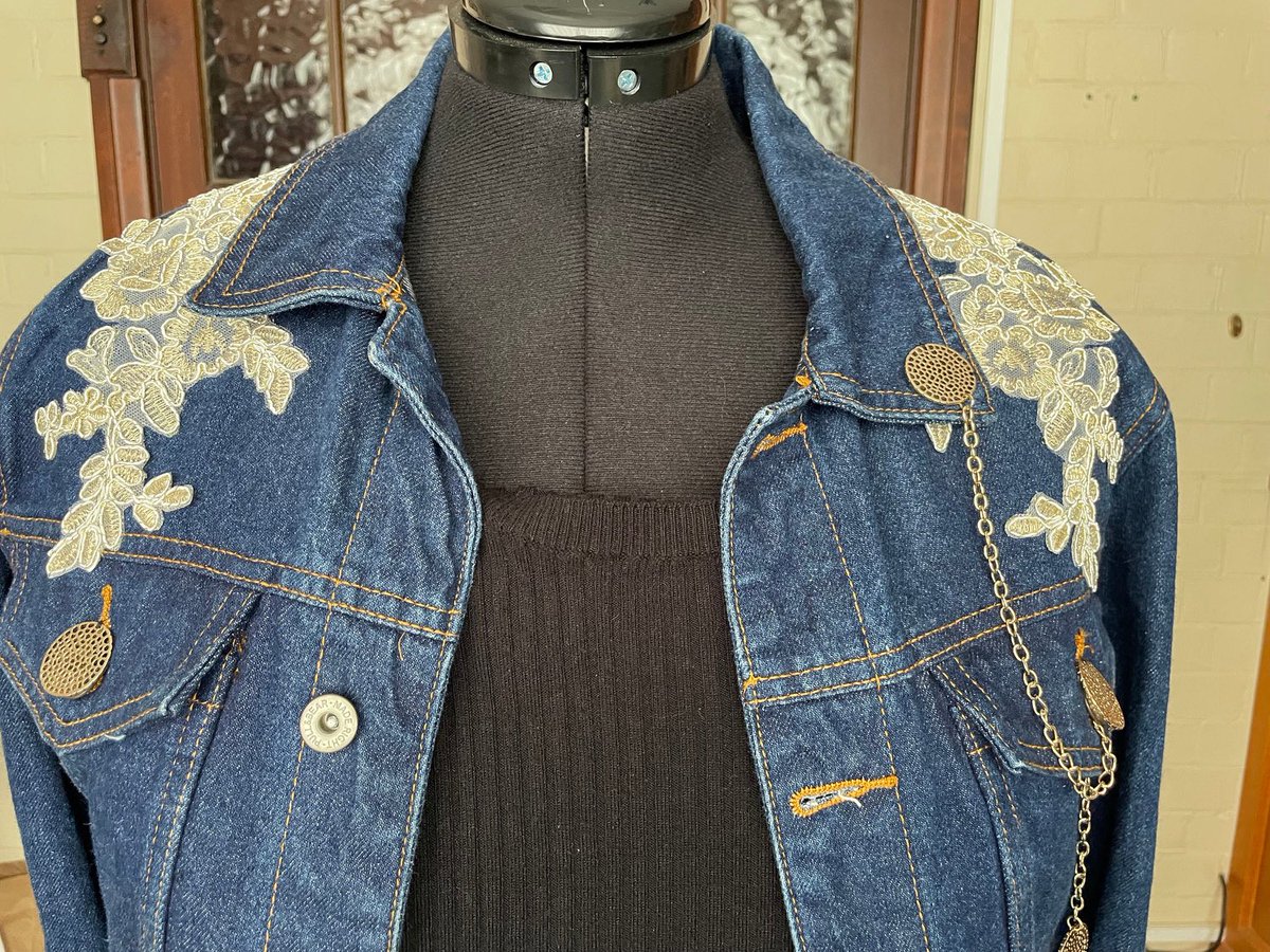 Check out my latest creation in my Etsy store. Other styles and sizes available. sarahatkinscreations.etsy.com/listing/176278…