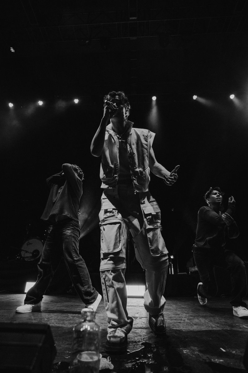 DNAmngmnt's tweet photo. the other side
MEXICO CITY

📸 Photos by Kenji Chong

#MarkTuan #Mark
#마크 #段宜恩
#theotherside #theothersidetour
@marktuan https://t.co/4ksHk1zzR7