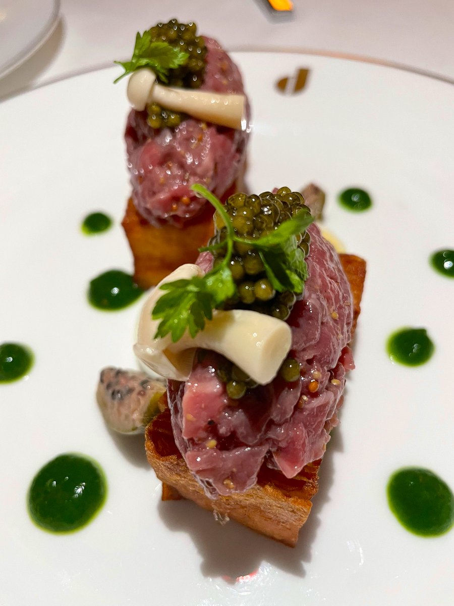 eatinglasvegas's tweet photo. I’ve returned to the scene of the prime.
I don’t have the courage tonight to tackle the wine list. 😉
@fblasvegas 
#DonsPrime
🥩🍷🧐🐟🦀 https://t.co/I4ppZqaI9W