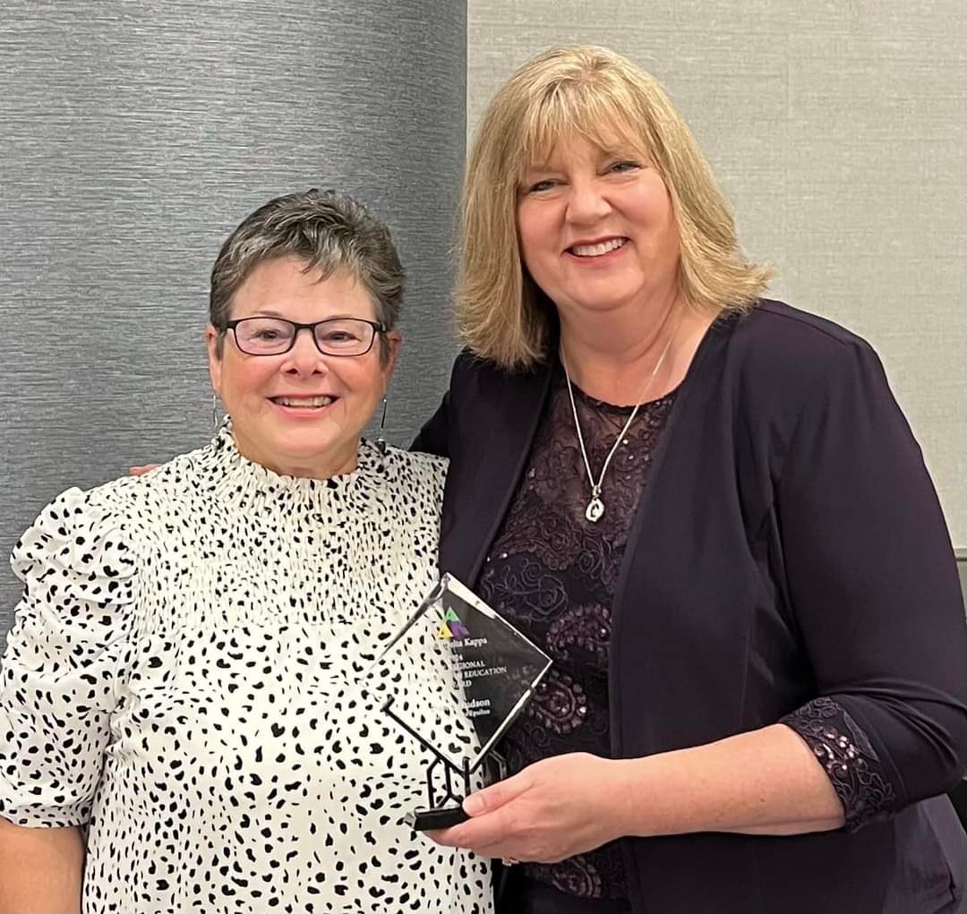 DawnHudsonLLC1's tweet photo. From GA Alpha Delta Kappa the Excellence in Education (EiE) award -Congrats to Dawn Hudson, Gulf Region winner—GA first ever recipient - trophy and $1000 from the AΔK Foundation.  She moves to final round judged by Intl committee with winner announced in Austin, TX, in 2025. https://t.co/5A3OjMOBaW