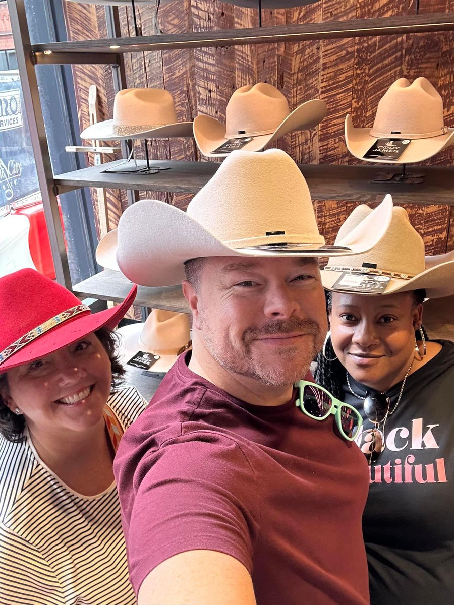 Tymeaco Christopher, M.Ed. (@tymeacoc) on Twitter photo Spent the week in #Nashville at the #NAESP National Conference with my <a href="/OLE_Leopards/">Leonard Elementary</a> Admin Team! #LeadingAndLearning (…and playing a little ☺️) Spent the week in #Nashville at the #NAESP National Conference with my <a href="/OLE_Leopards/">Leonard Elementary</a> Admin Team! #LeadingAndLearning (…and playing a little ☺️)