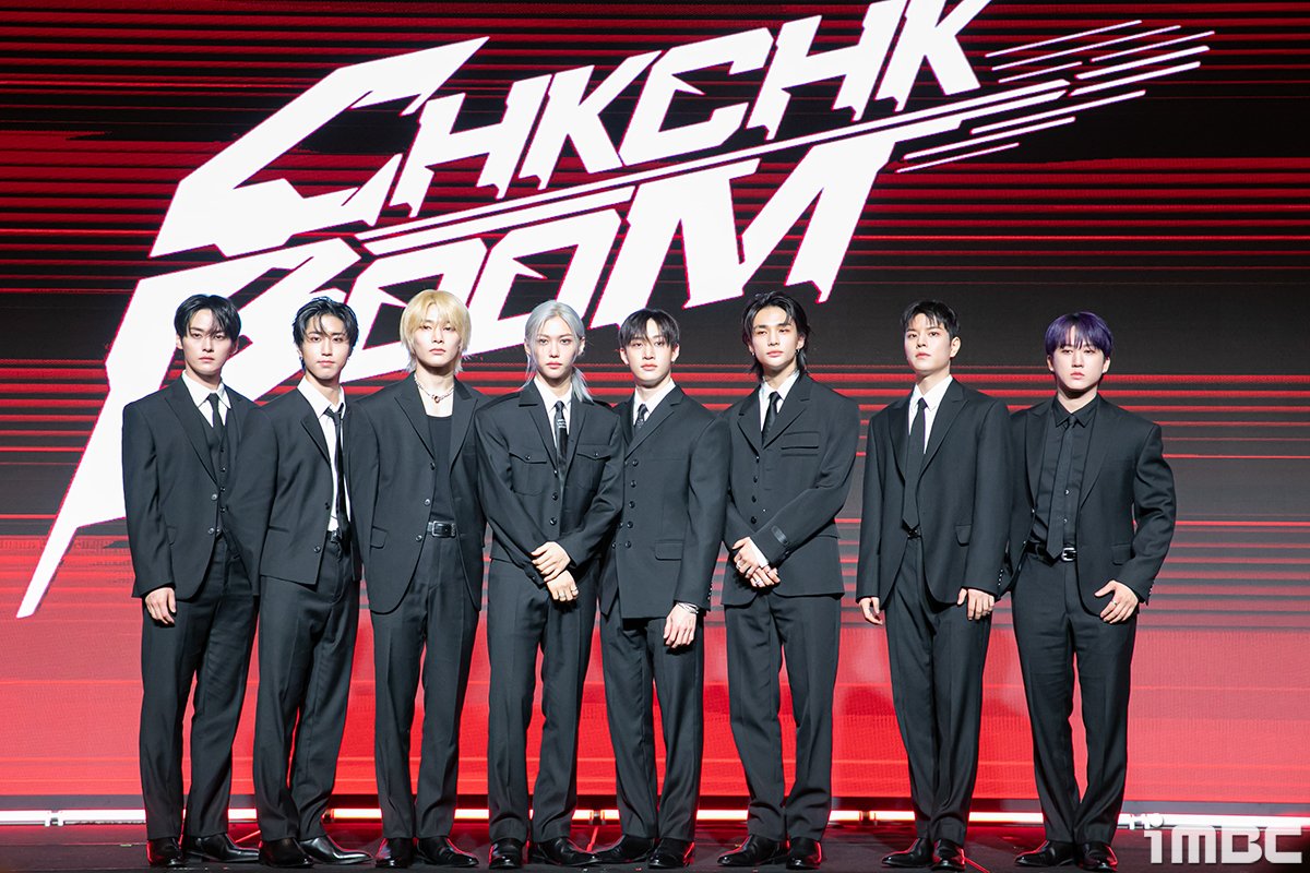 skz_stayskf's tweet photo. Ya están saliendo las fotografías de Stray Kids en la rueda de prensa que tuvieron por su nuevo álbum 'ATE' ¡Se ven super hermosos!

DominATE STRAY KIDS COMEBACK
#ChkChkBoom_DDAY #ChkChkBoom @Stray_Kids https://t.co/3x9FG28ZuG