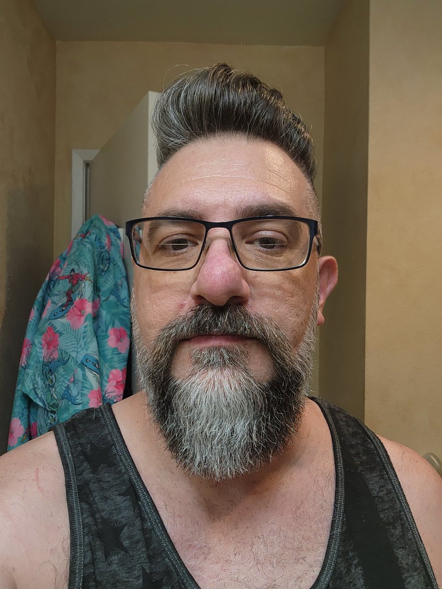 UniversalBojack's tweet photo. Before and after. #livebearded https://t.co/oGHqr0XTT4