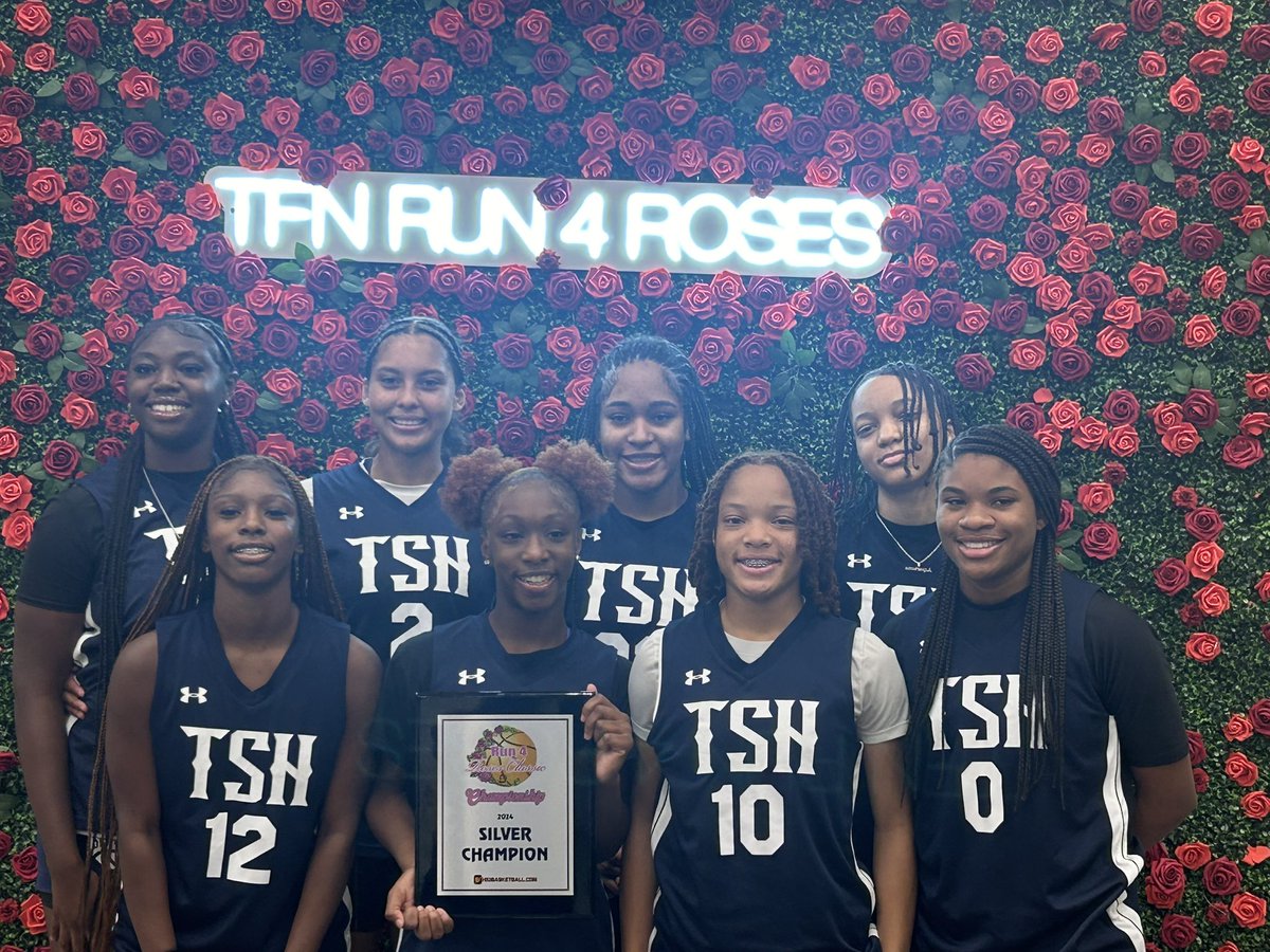 mfarrell027's tweet photo. Had an amazing time at TheRun4Roses classic 🌹
and ended up being champions #TSH #Team Jones #Bless’3m0️⃣ #MS girls can ball https://t.co/SF9DBXaYU6