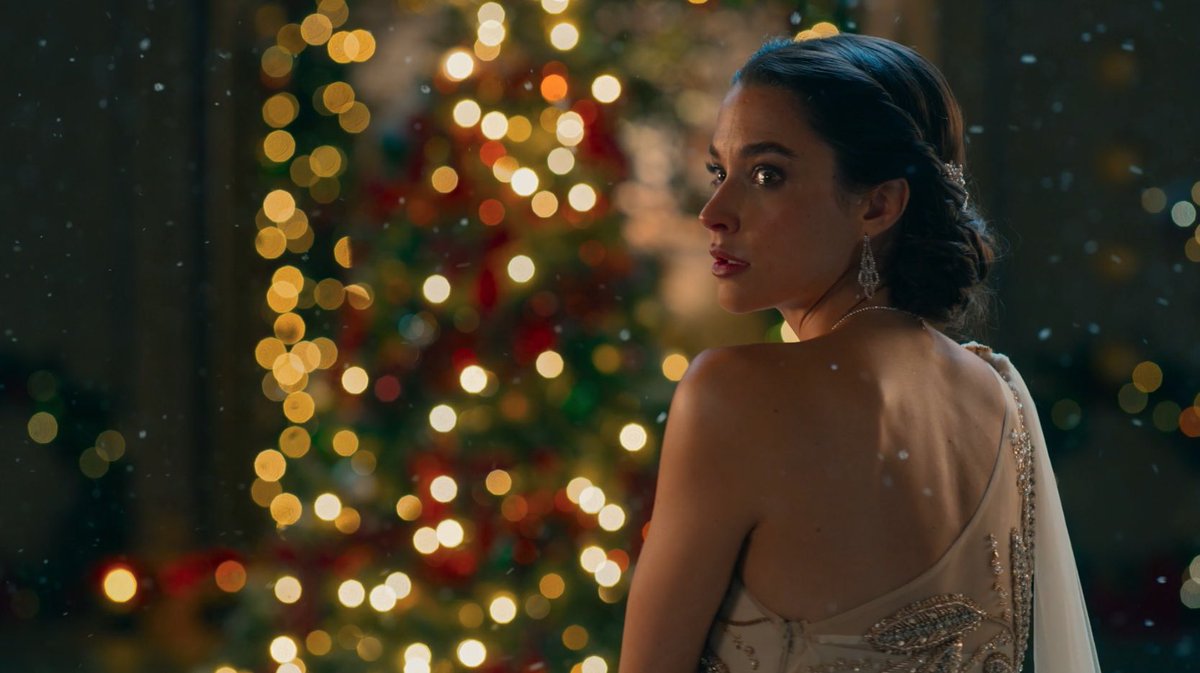 adrianjpowers's tweet photo. Some of my favourite stills from the trailer for βA Royal Proposal: A Royal in Paradise IIβ. Canβt wait for everyone to see this! πβ€οΈπππ @RhiannonMFish @bourke_mitchell #aroyalinparadise #aprinceinparadise #aroyalproposal https://t.co/6lxGSrpMxt