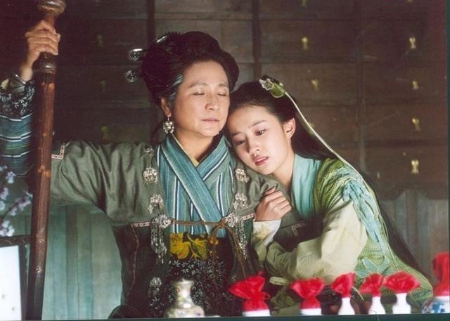 ming_0h's tweet photo. 배우 정패패 지난 17일 미국에서 세상을 떠났다고. 향년 78세.협녀 액션 캐릭터금연자의 대명사인 1세대 무술배우 였고 미국 이민 후에도 주성치 영화 당백호점추향.드라마 선검기협전 영화 와호장룡 등 다양한 작품에서 연기함. 一路走好！🙏 https://t.co/Gv6xKrmL44