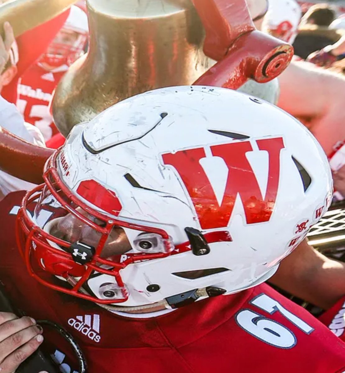 Jho1m3s's tweet photo. Thankful to receive my first offer from Wabash College Special thanks to  @WabashFB  and @coachgilbert10  @LCHSAthletics @BigBearsLCFTBL @Coach_Patt34 @pvo317 @ctaki_44 https://t.co/XLVzqr4WAb