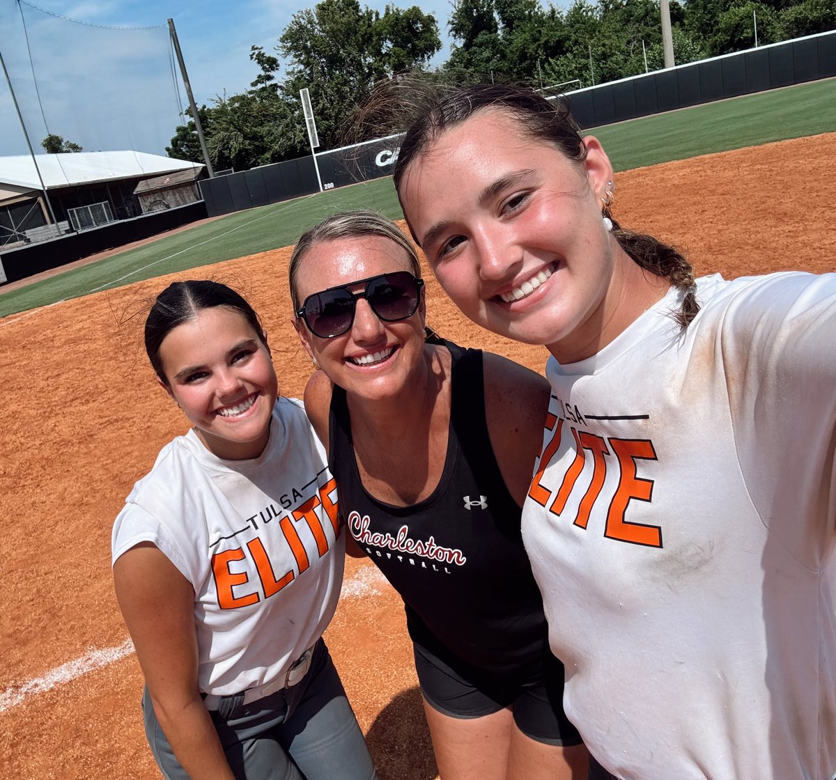 AddyJordan23's tweet image. We attended an amazing prospect camp at the College of Charleston and met the nicest coaches: @CoachLynch20 , @MaggieMrowka, and @LainaVictoria29. I’m grateful for the opportunity and for Shealyn Starks. The campus was beautiful!