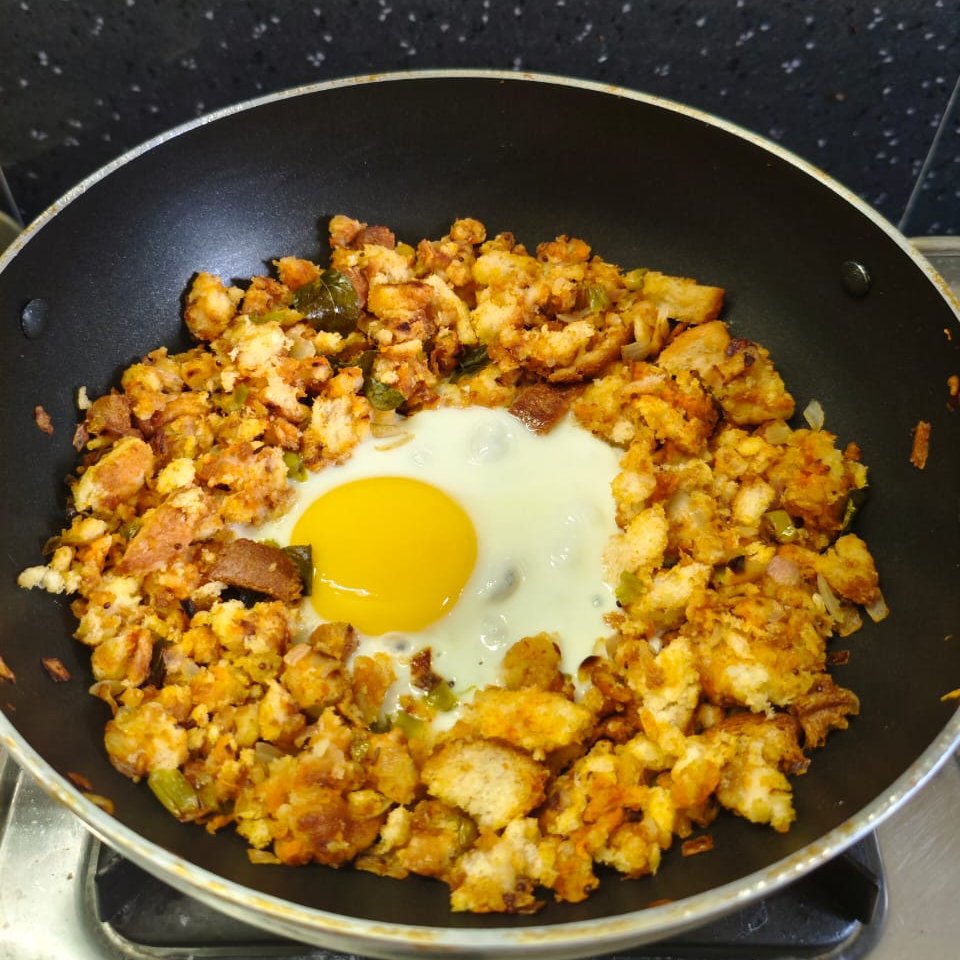 Shankar_19's tweet image. Trying my hand at bread upma again🧑‍🍳

 it tastes way better than my last attempt! 😅

Next attempt asalu #ThaggedheLe

#CookingAdventures