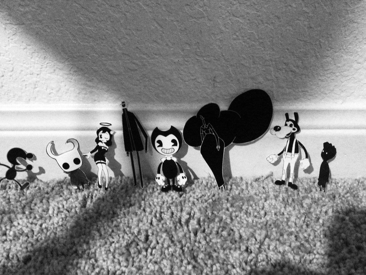 Monochrome Party! 🎊 (Golden Boy wasn’t invited cuz he was a jerk)

#mrgameandwatch #hollowknight #bendy #limbogame #genesisnoir #nirvananoir
