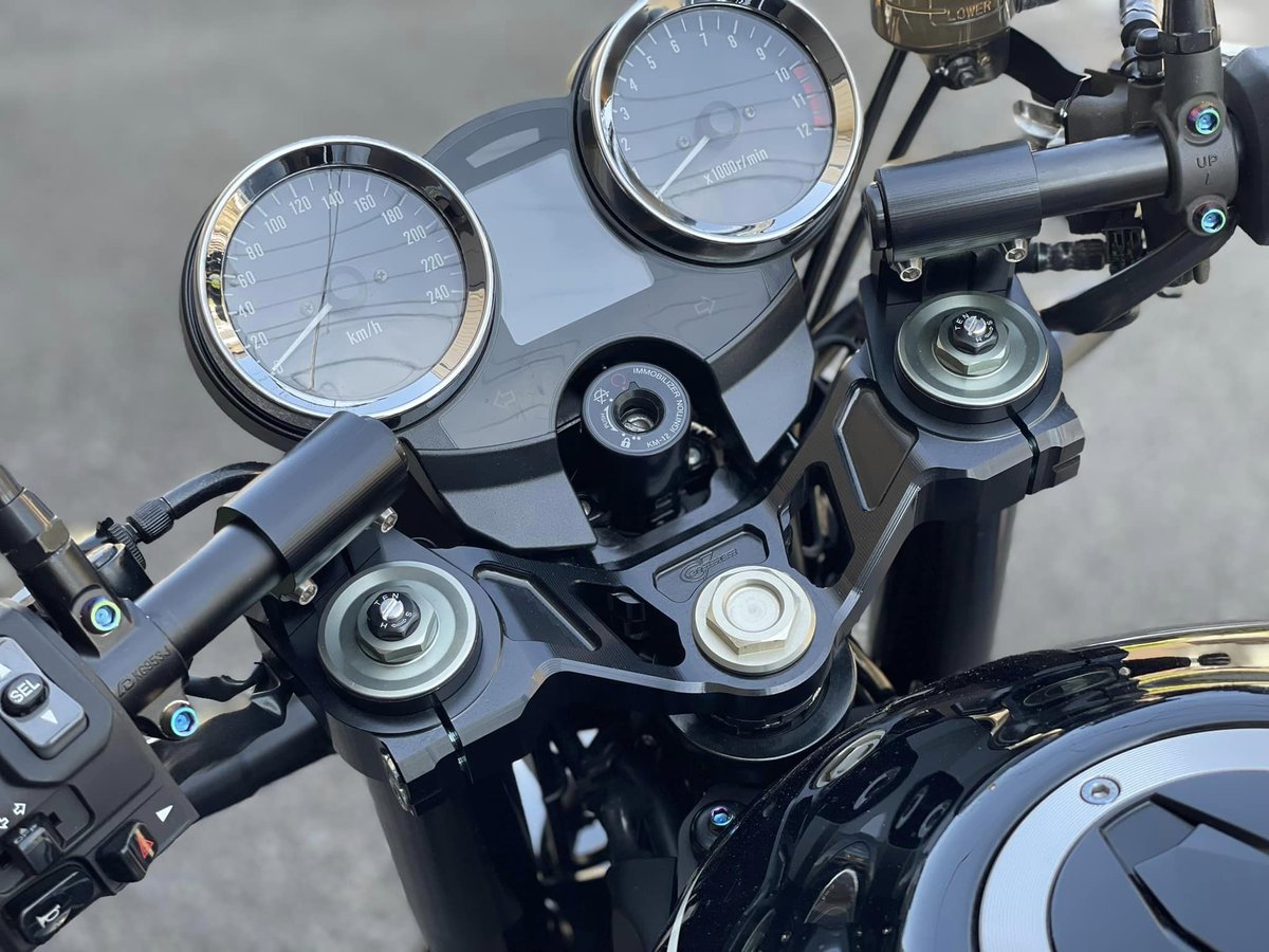 striker_jp's tweet photo. #GSTRIKER #セパレートハンドルキット Type-2
#Kawasaki　～`23 #Z900RS

本日入荷！
順次発送させて頂きます！

オプション品と組み合わせる事により #Z900RSCAFE にも装着可能。※ポジションに制限有り
詳細は製品ページにて
https://t.co/8Vag79j8QX

#striker #ストライカー #セパハン #楽ポジ https://t.co/xNcAcS6bwF
