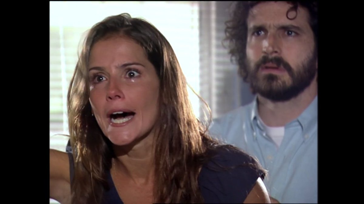 dia_tiago's tweet photo. A diaba da May viu a Sol junto a Ed. A mulher mal chegou da travessia, e já vai para prisão por causa dessa cachorra ruiva recalcada #AméricaNoVIVA https://t.co/yctV6ChiQZ