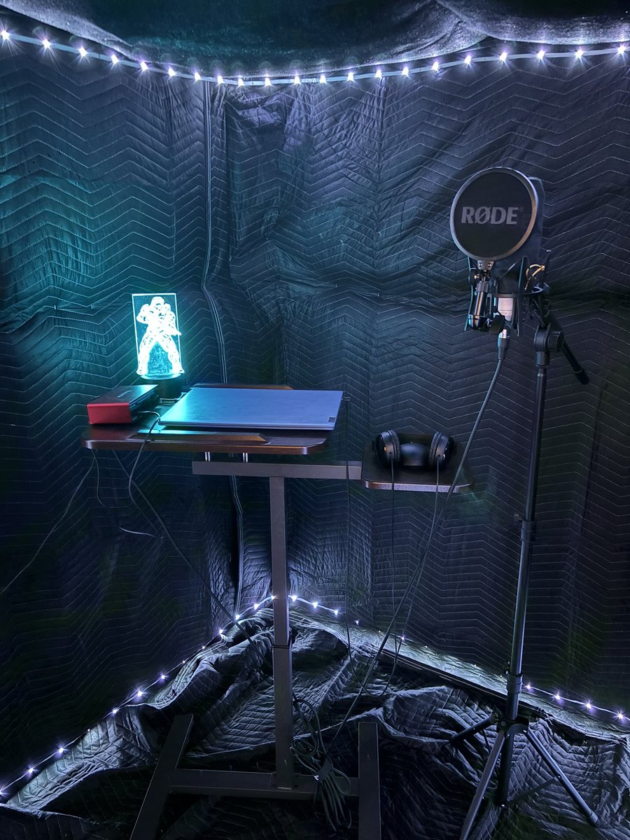 ChadJohnsonVO's tweet image. My new voice over booth is complete 😎