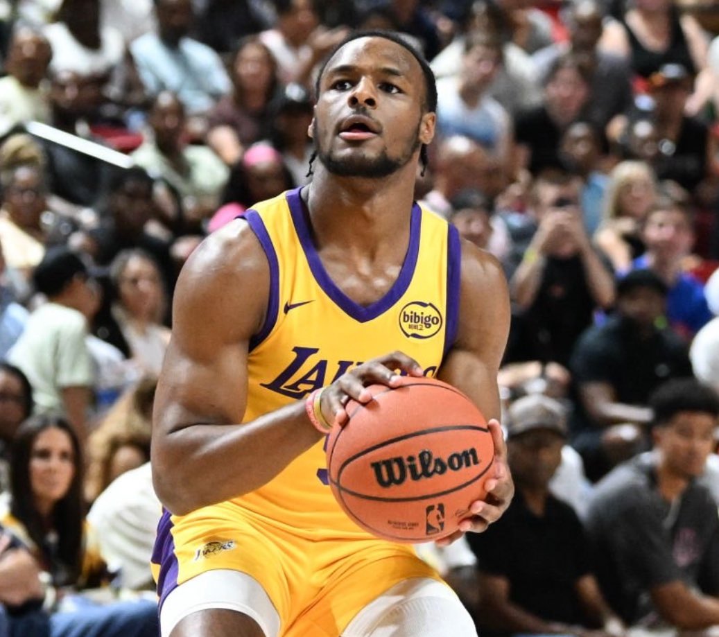 Bronny leads the Lakers to the WIN! 🔥

◽️ 13 points
◽️ 5 rebounds
◽️ 3 assists
◽️ 2 blocks