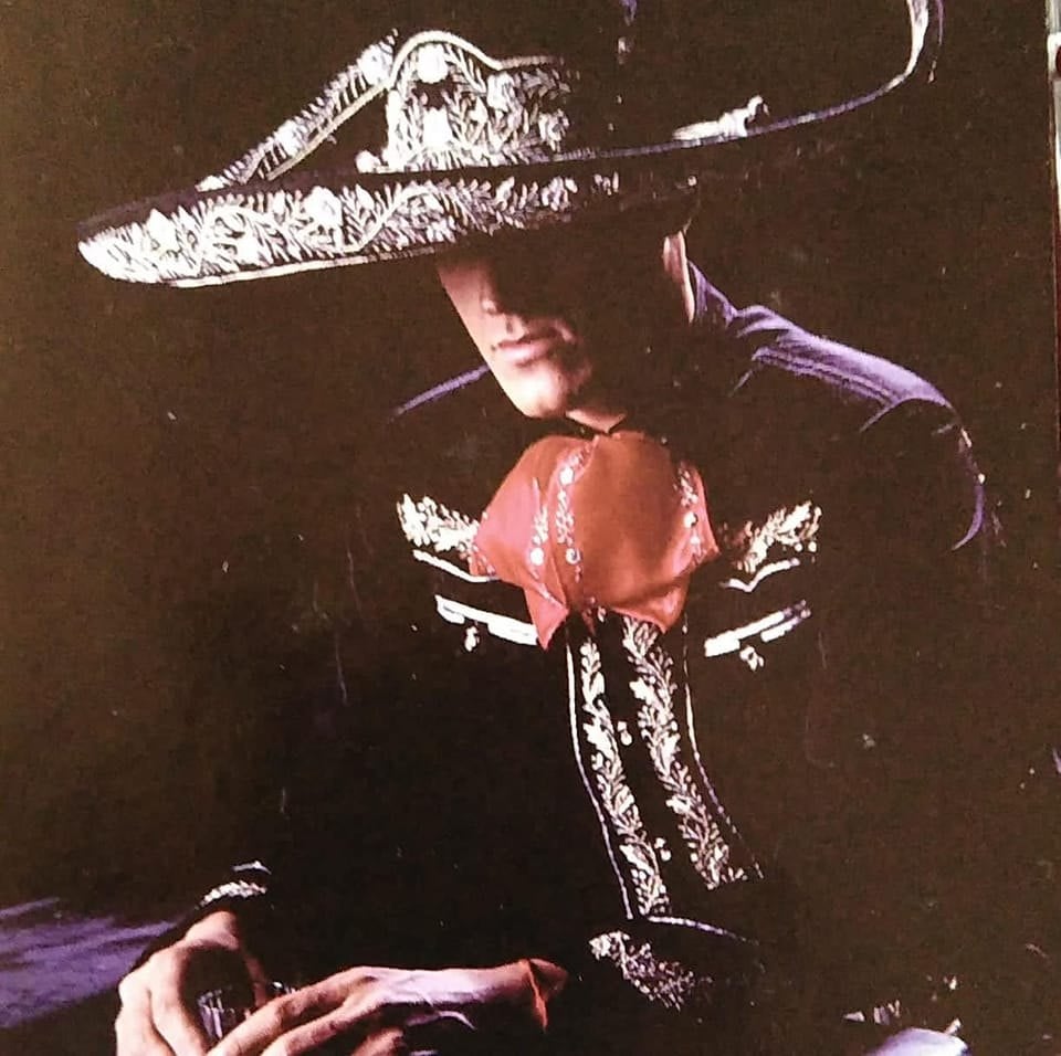 RominaRichards2's tweet photo. Te amo Pedro Fernández ♥️♥️♥️
#TeDoyLaVida #PF40 https://t.co/2dC1b9vp13