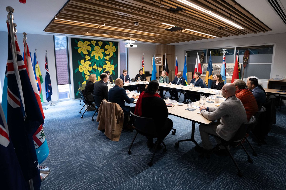 Prof_DPeebles's tweet photo. It was great to welcome @pal_vcp to @PSC_ANU for discussions with colleagues from @anudpa @devpolicy @ANURegNet and @feraldata! Exciting to see the ongoing collaboration between @ourANU and @UniSouthPacific. Looking forward to building even stronger ties in the coming years. https://t.co/LvRN2fq5h5