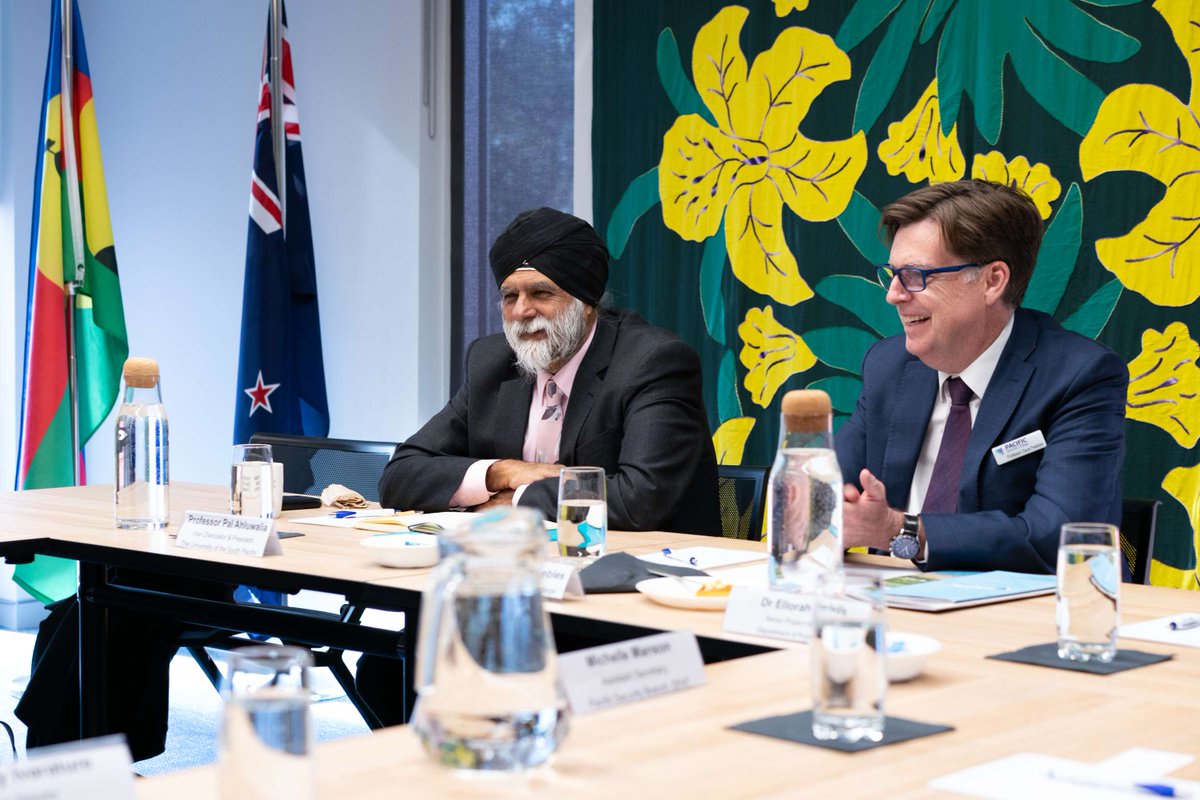 Prof_DPeebles's tweet photo. It was great to welcome @pal_vcp to @PSC_ANU for discussions with colleagues from @anudpa @devpolicy @ANURegNet and @feraldata! Exciting to see the ongoing collaboration between @ourANU and @UniSouthPacific. Looking forward to building even stronger ties in the coming years. https://t.co/LvRN2fq5h5