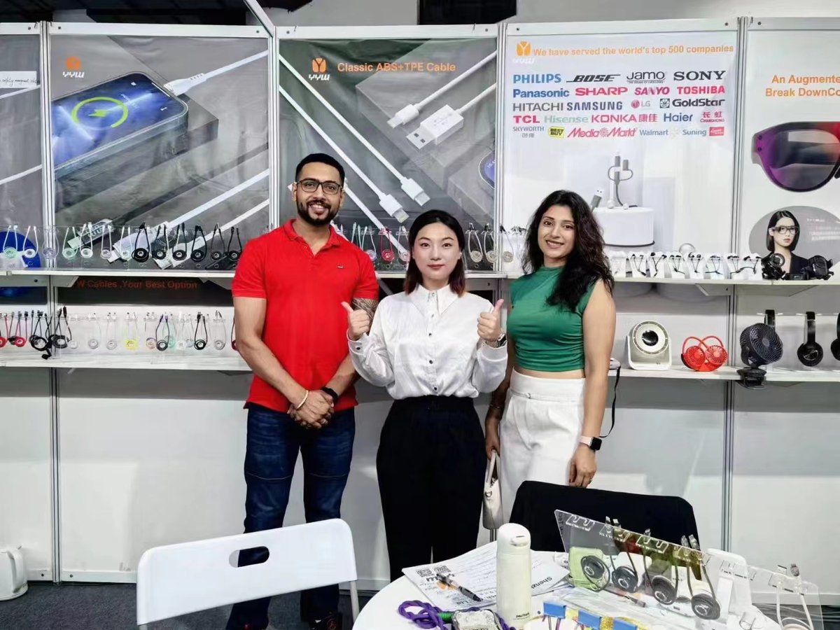 YYWLena's tweet photo. That's great honer to meet &amp; great talking with you all📷
#The5thOCTFKualaLumpurIntelligentTechnologyExhibition
#WorldTradeCenterKualaLumpurWTCKLMalaysia https://t.co/4n4EPZL39u