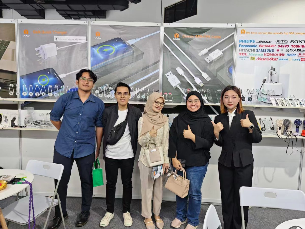 YYWLena's tweet photo. That's great honer to meet &amp; great talking with you all📷
#The5thOCTFKualaLumpurIntelligentTechnologyExhibition
#WorldTradeCenterKualaLumpurWTCKLMalaysia https://t.co/4n4EPZL39u