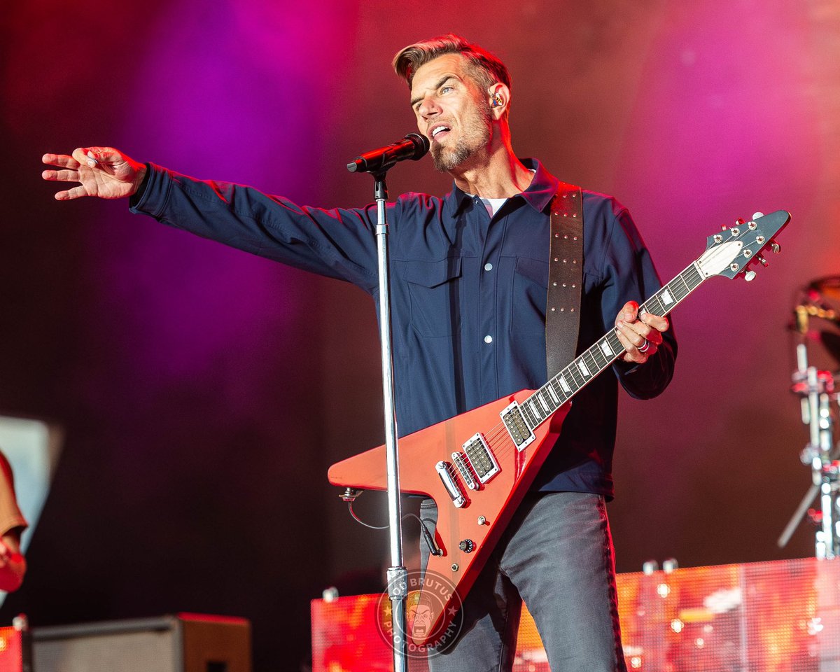 harddriveradio's tweet photo. 311!!! The great Nick Hexum of @311 onstage at @RockFestWI. They had a monster set tonight! #311 #NickHexum #RockFest #RockFestWI #RockFest2024 #Nikon https://t.co/Y3BXgLpXQ7
